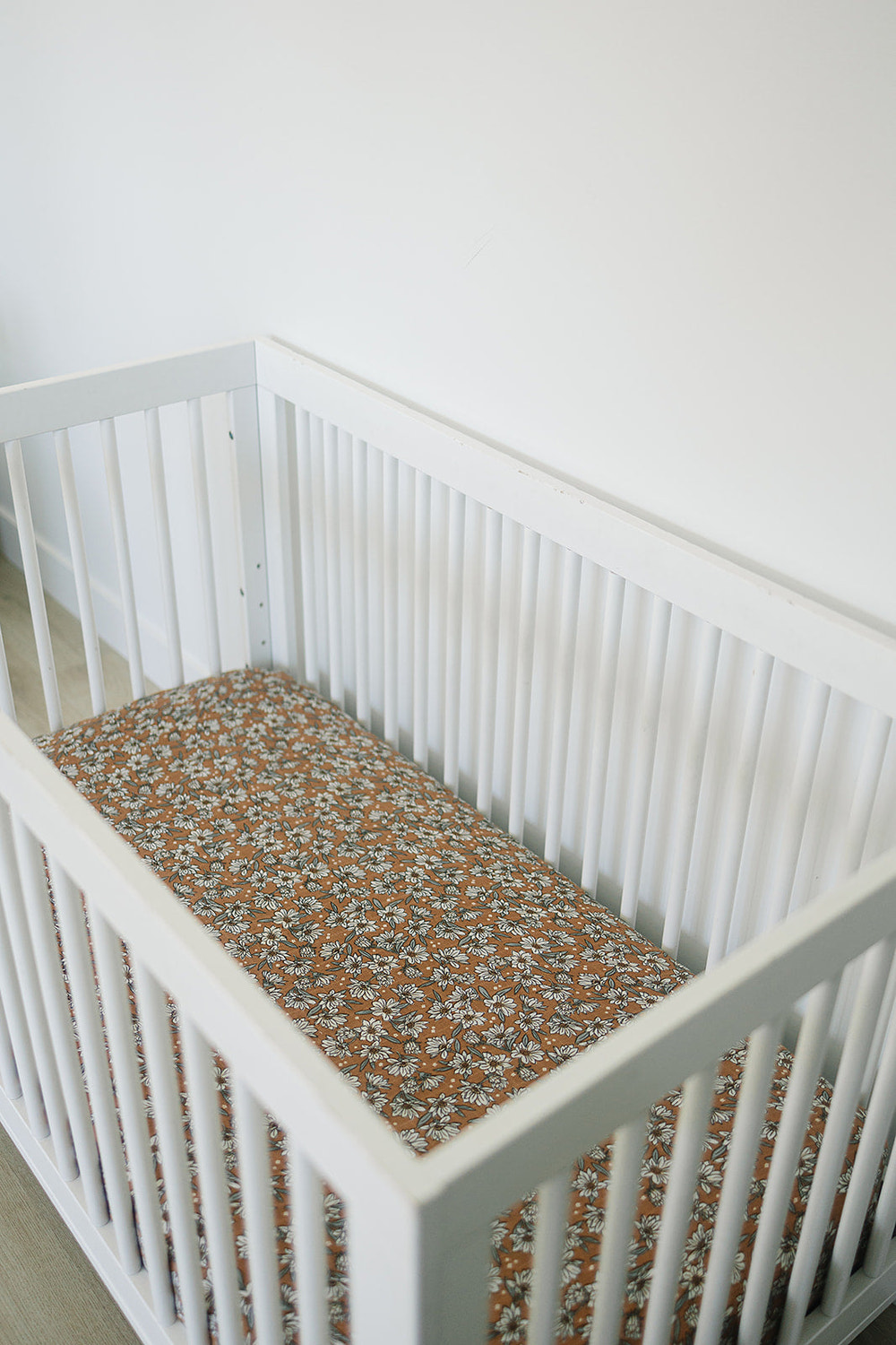 Magnolia Muslin Crib Sheet - MOOGCO Baby