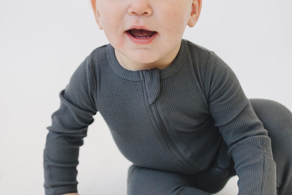 Charcoal Organic Cotton Ribbed Zipper - MOOGCO Baby