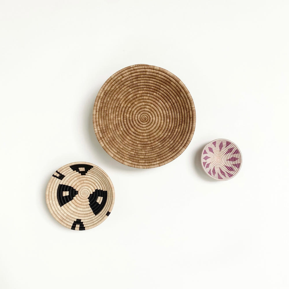 Large Natural Wall Plate - Unique wall art for nursery decor, adding a touch of nature to your baby's room.