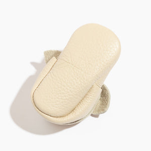 Newborn Birch Knotted Bow Baby Shoe in angle 4, perfect for stylish and cozy little feet.