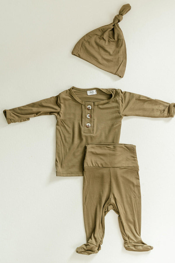 Newborn boy outfit set in army green, perfect for coming home. Stylish onesie from angle 3 view.