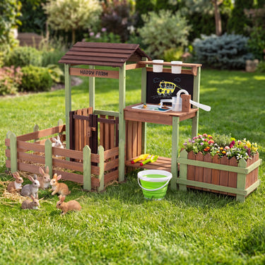 Wooden Mud Farm Playset with Planter Box Lockable Yard and Faucet for 3+ Kids