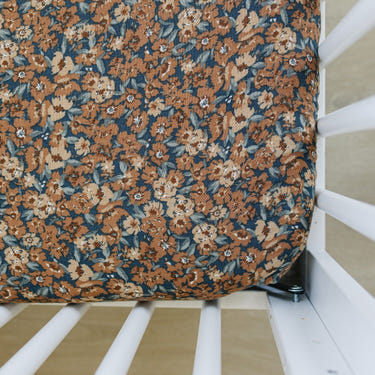 Venetian Floral Muslin Crib Sheet - MOOGCO Baby