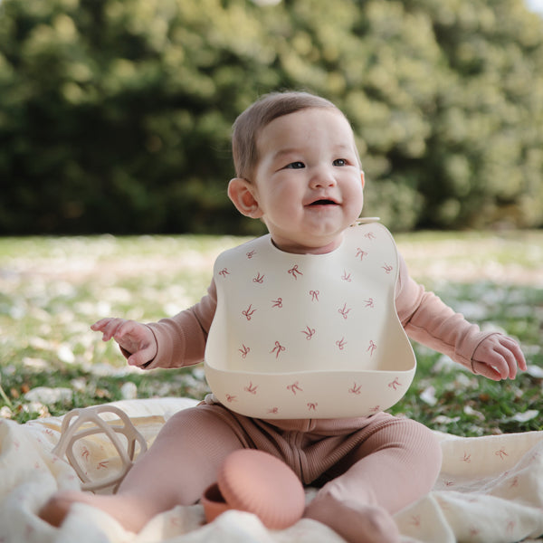 Mushie Silicone Baby Bib Adjustable Neck Strap Deep Pocket