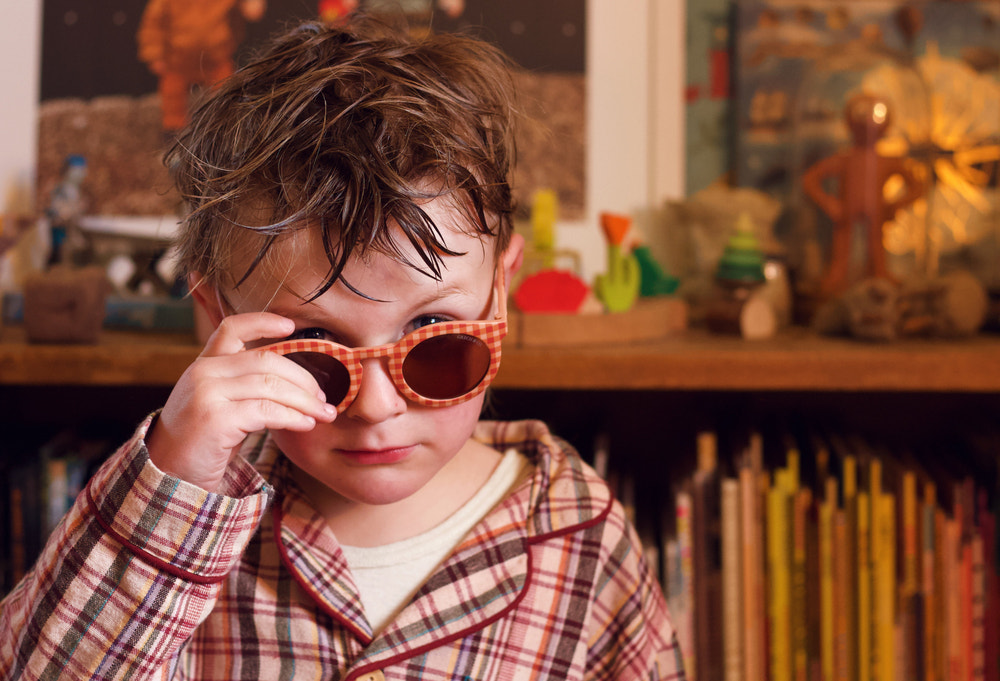 Classic sustainable sunglasses for kids aged 3-8, plant-based, bendable, and polarized for ultimate comfort and protection.