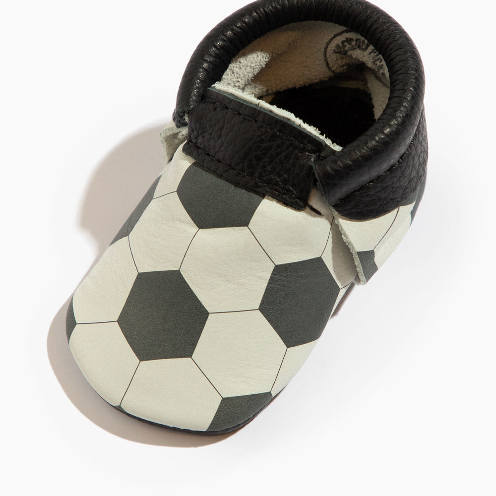 Playmaker City Baby Shoe in stylish design, perfect for little ones exploring the urban jungle.