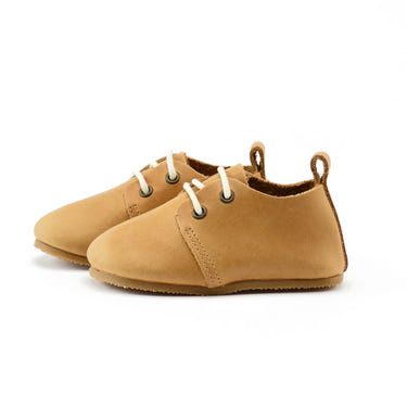 Natural low top oxfords for babies with hard sole, perfect for stylish and comfortable first steps.
