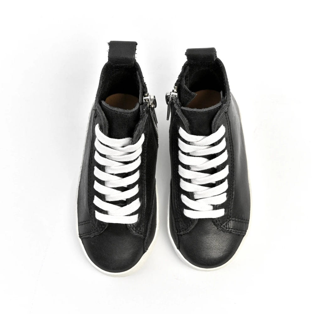 Black high top sneakers for babies, stylish and comfortable footwear for little ones.