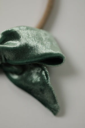 VELVET BOW
