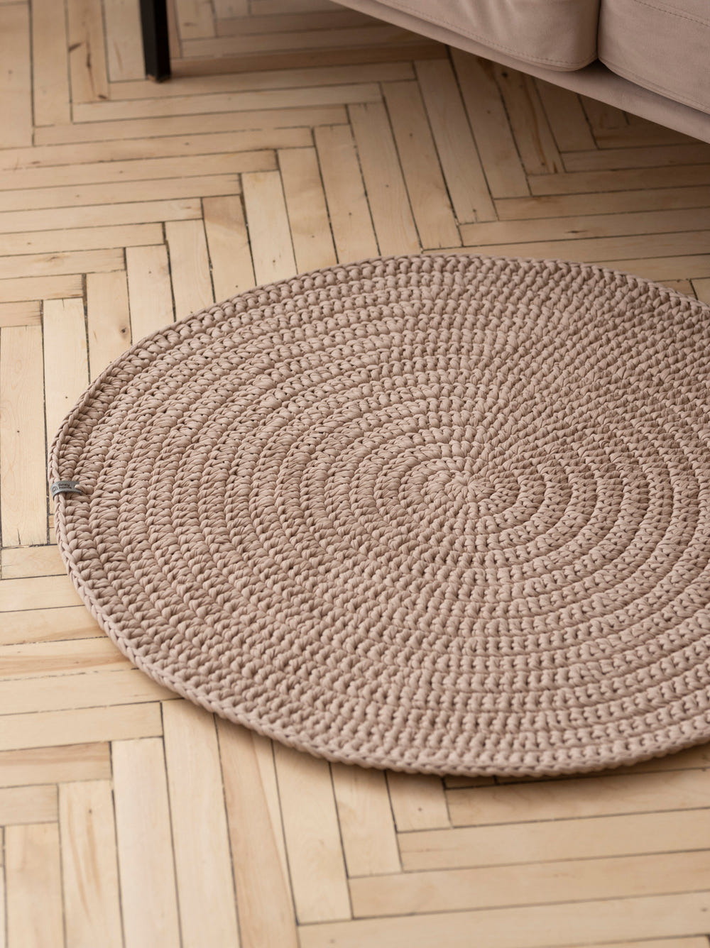 Round plain rug