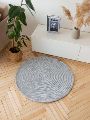 Round plain rug