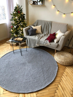 Round plain rug