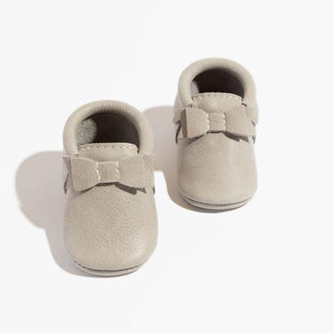 Salt Flats Bow Baby Shoe - stylish and comfortable bow mocc for infants, perfect for any occasion.