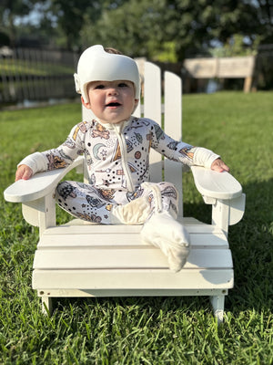 Cozy Camp Hugga Zipper Lounger for babies, perfect for lounging and comfort in stylish loungewear.