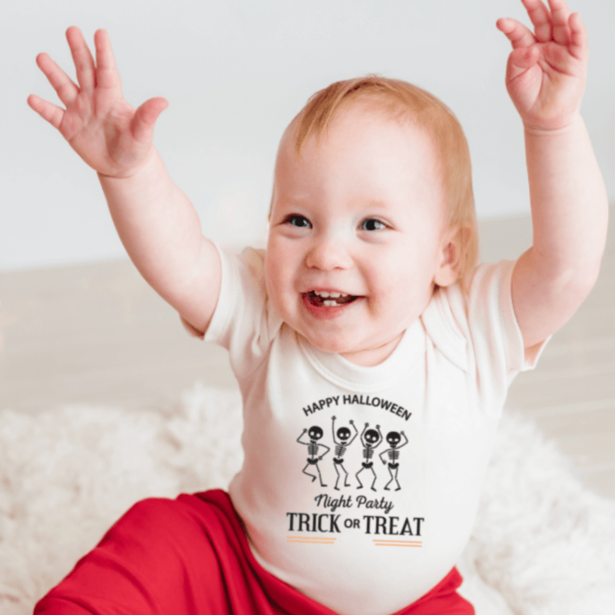 Graphic short sleeve bodysuit for babies, perfect for night parties and stylish outings.
