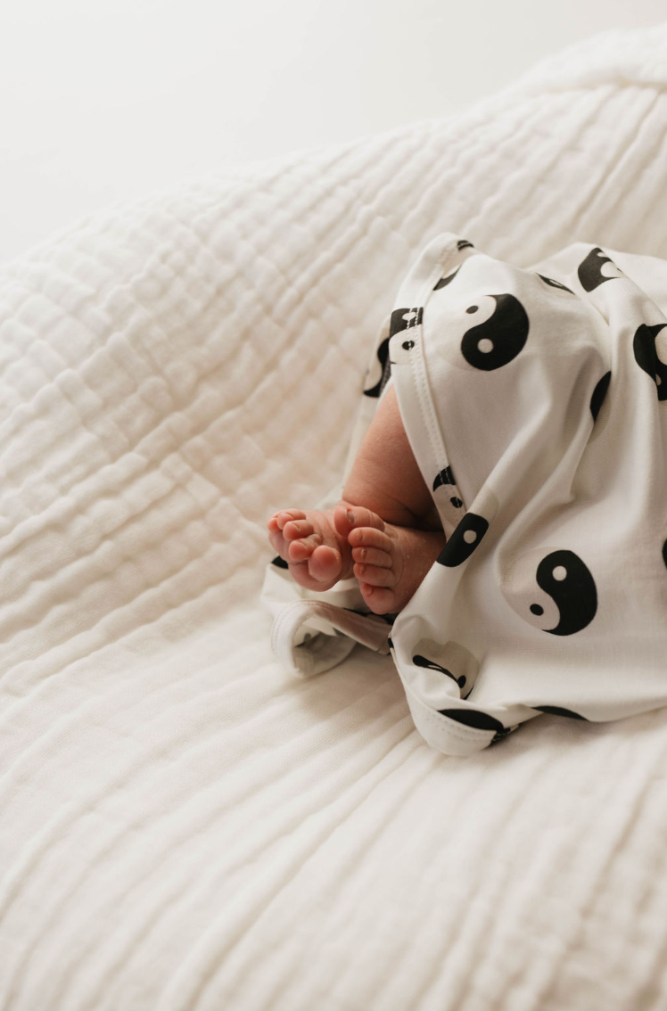 Bamboo Swaddle | Black & White Yin-Yang
