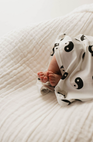 Bamboo Swaddle | Black & White Yin-Yang