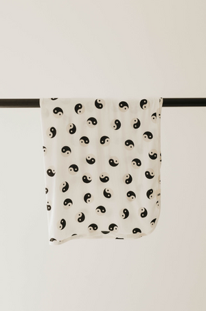 Bamboo Swaddle | Black & White Yin-Yang