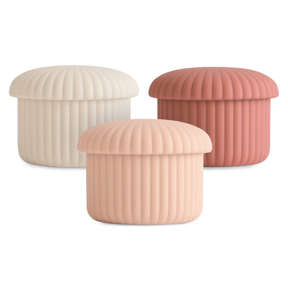 Silicone baby food containers for easy storage and on-the-go feeding. Safe, durable, and perfect for homemade baby meals.