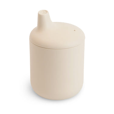 Silicone sippy cup for babies, spill-proof design, vibrant colors, safe and durable for little ones.