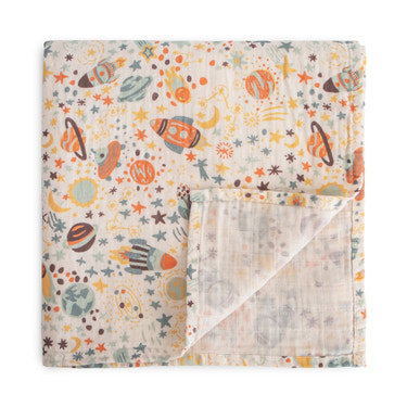 Organic cotton muslin swaddle blanket for babies, soft and breathable, perfect for cozy sleep and comfort.