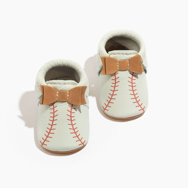 Spring Training Bow Baby Shoe - Adorable bow moccasins for stylish little ones. Perfect for tiny feet!