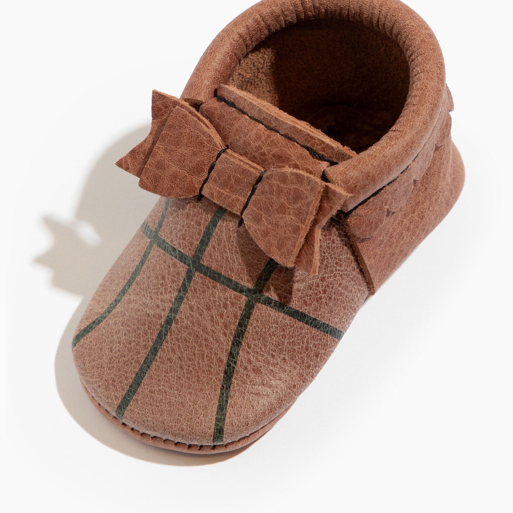 Swish Baby Bow Baby Shoe in soft pink, perfect for stylish little ones. Ideal bow mocc for infants.