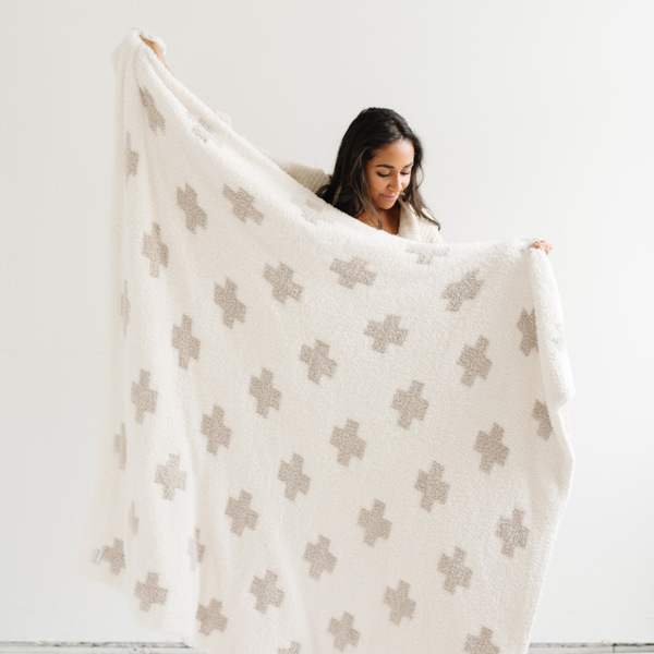 Cozy DOUBLE-LAYER BAMBONI® throw blanket for babies, perfect for swaddling and keeping warm. Angle 18 view.