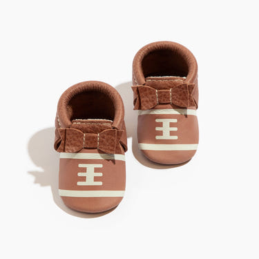 Touchdown II Bow Baby Shoe in soft leather, perfect for stylish little feet.