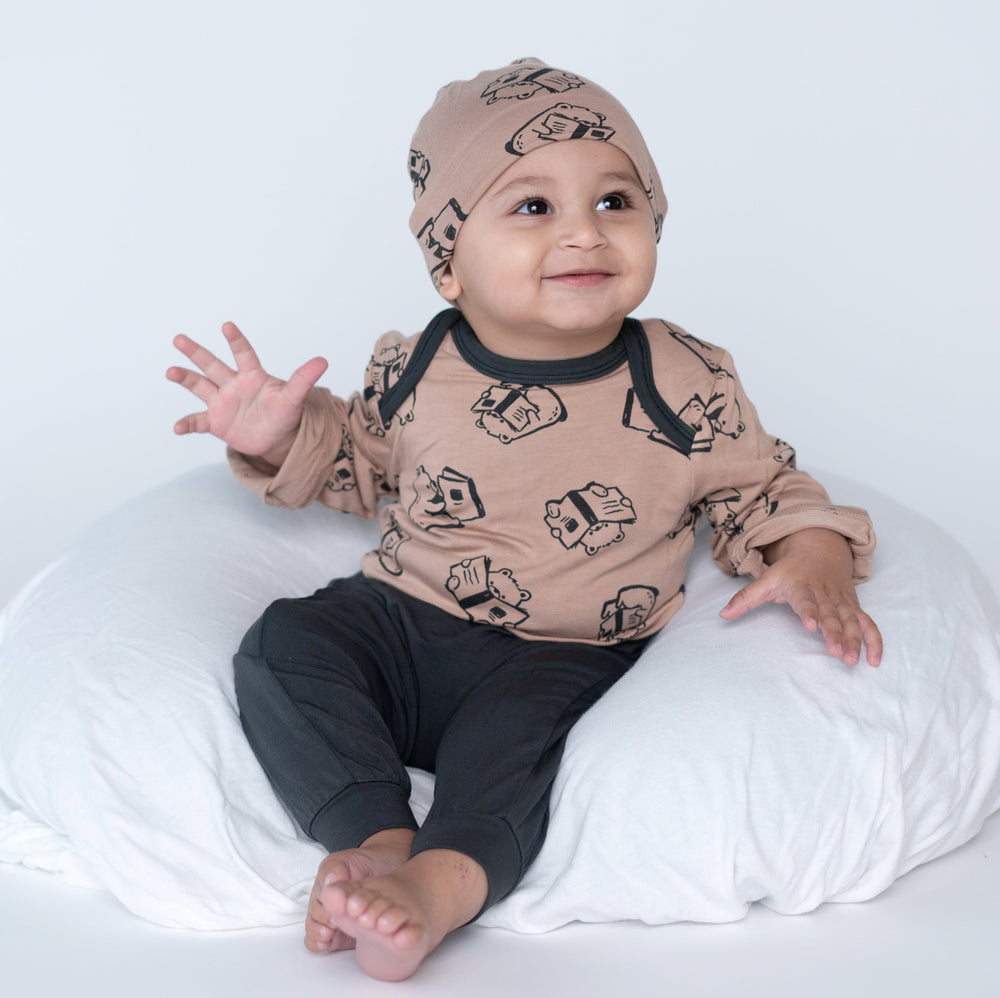 Bamboo Long Sleeve Onesie (Story Book Bear Print)