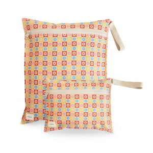 Water-resistant wet bag for babies, shown from angle 3, perfect for storing wet items on-the-go.