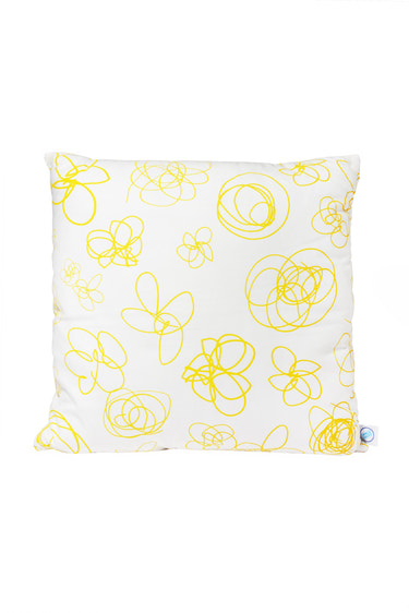 Fiona throw pillow