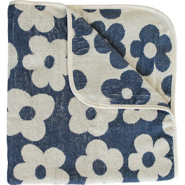 Floral organic cotton beach towel for babies, perfect for sunny days and gentle on delicate skin.