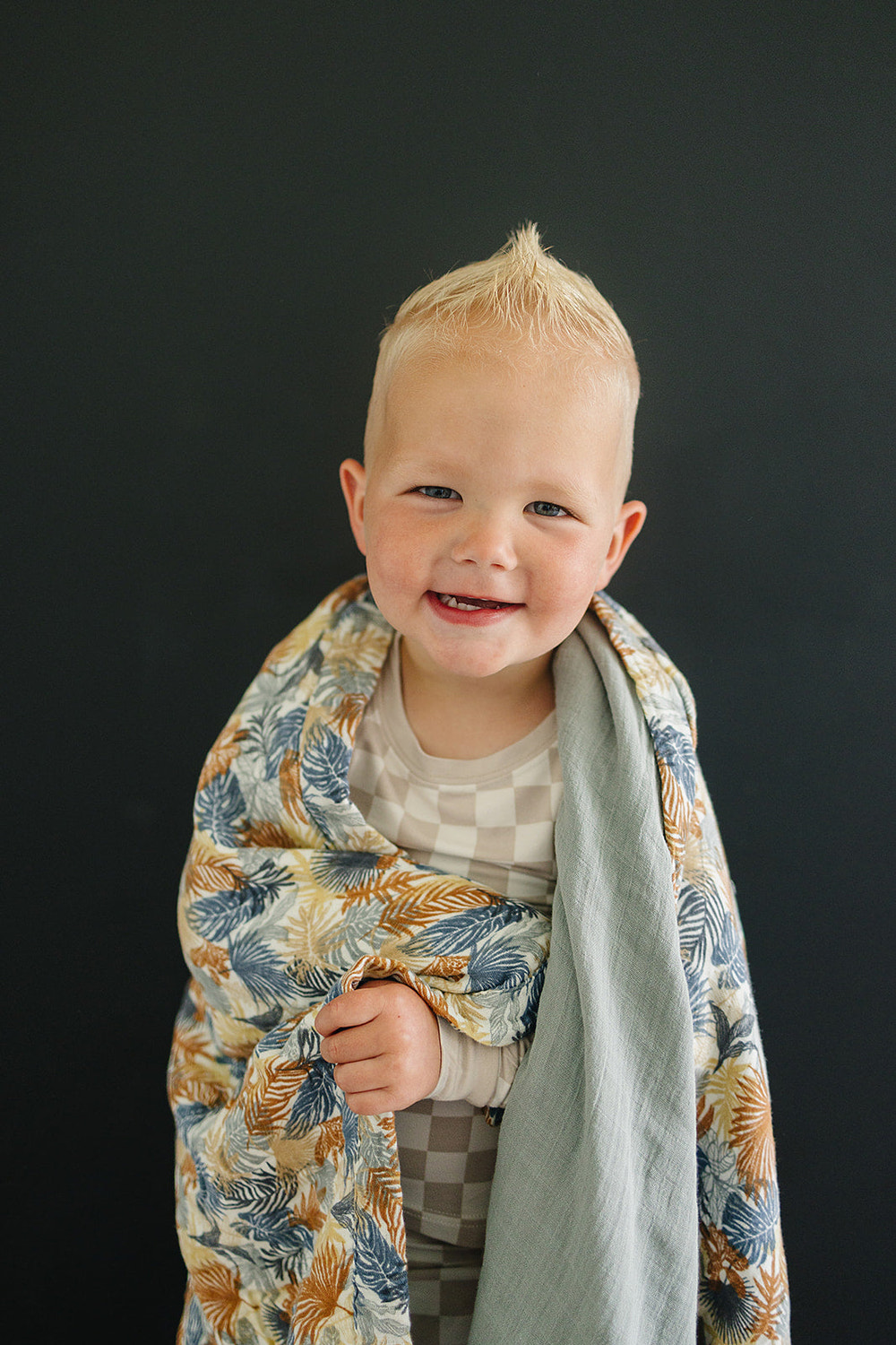 Paradise Palms+ Dusty Blue Muslin Quilt - MOOGCO Baby