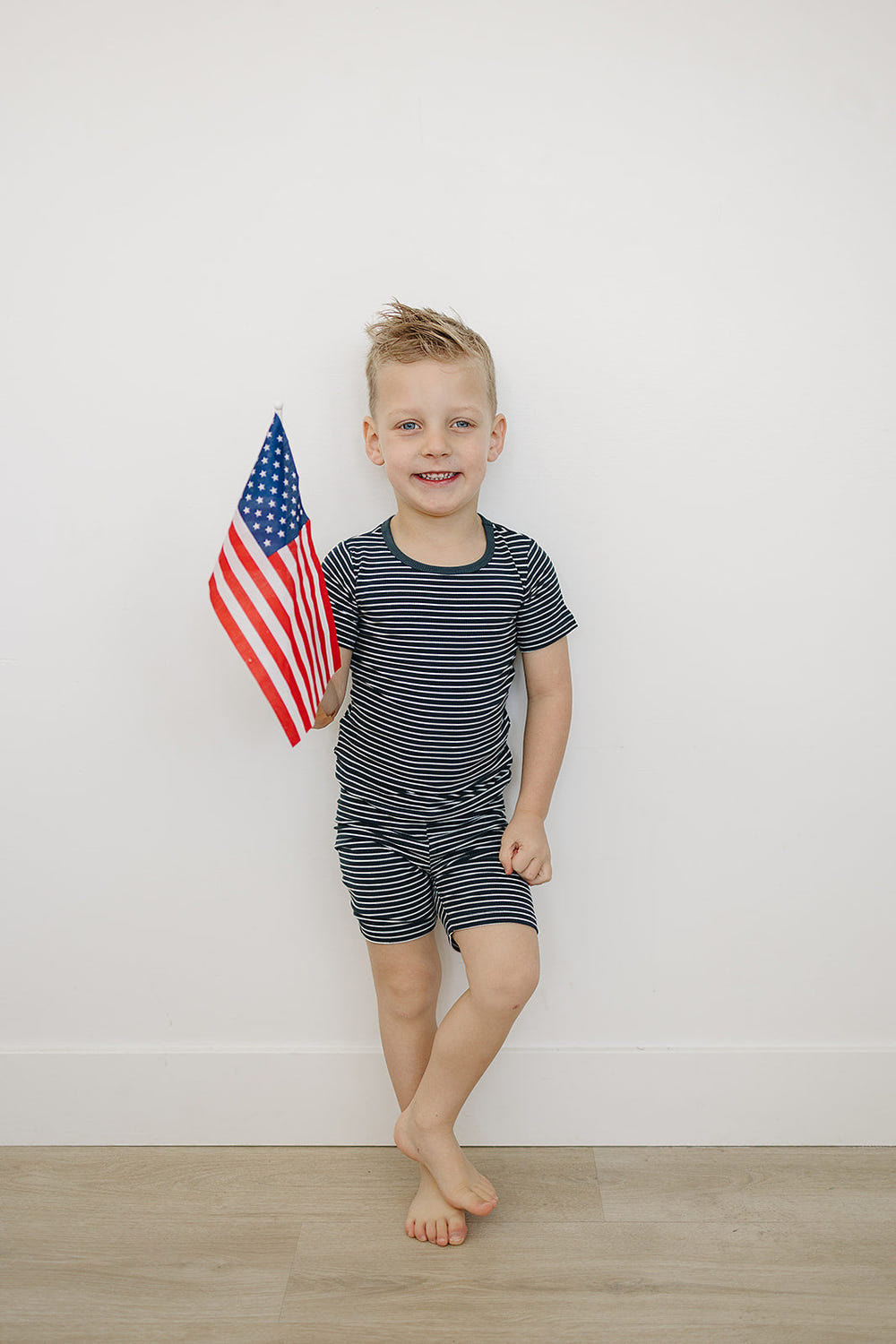 Navy stripes ribbed bamboo cozy short set for babies, perfect for bedding and sleep comfort.