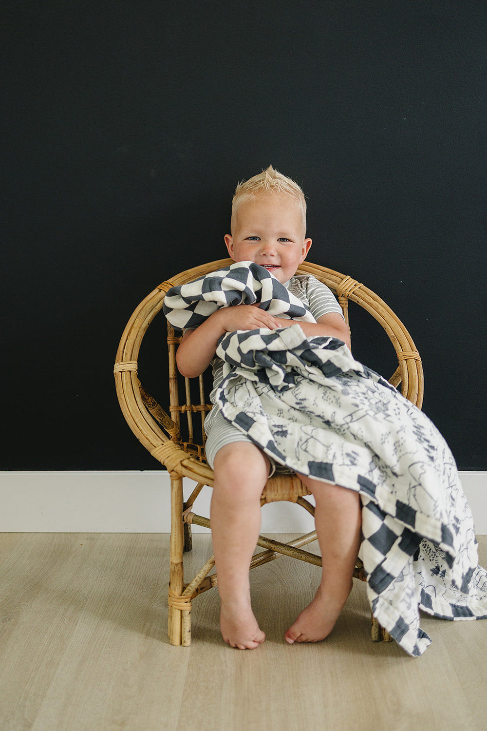 Charcoal Checkered + Summit Muslin Quilt - MOOGCO Baby