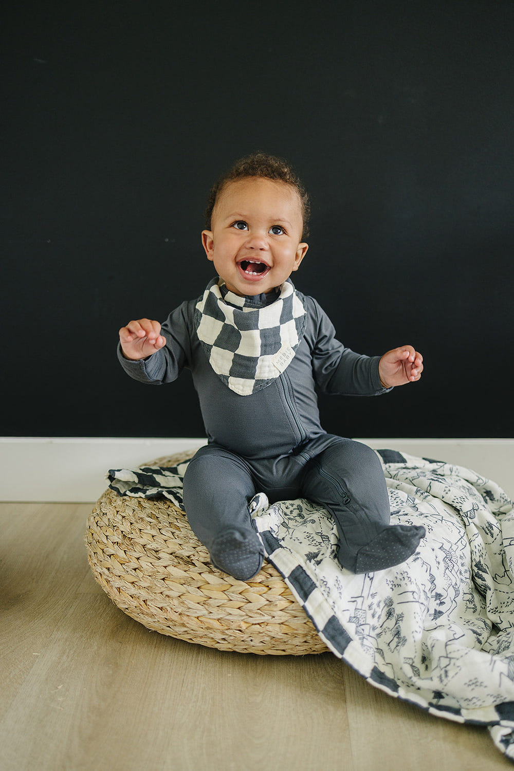 Charcoal Checkered Muslin Bib - MOOGCO Baby