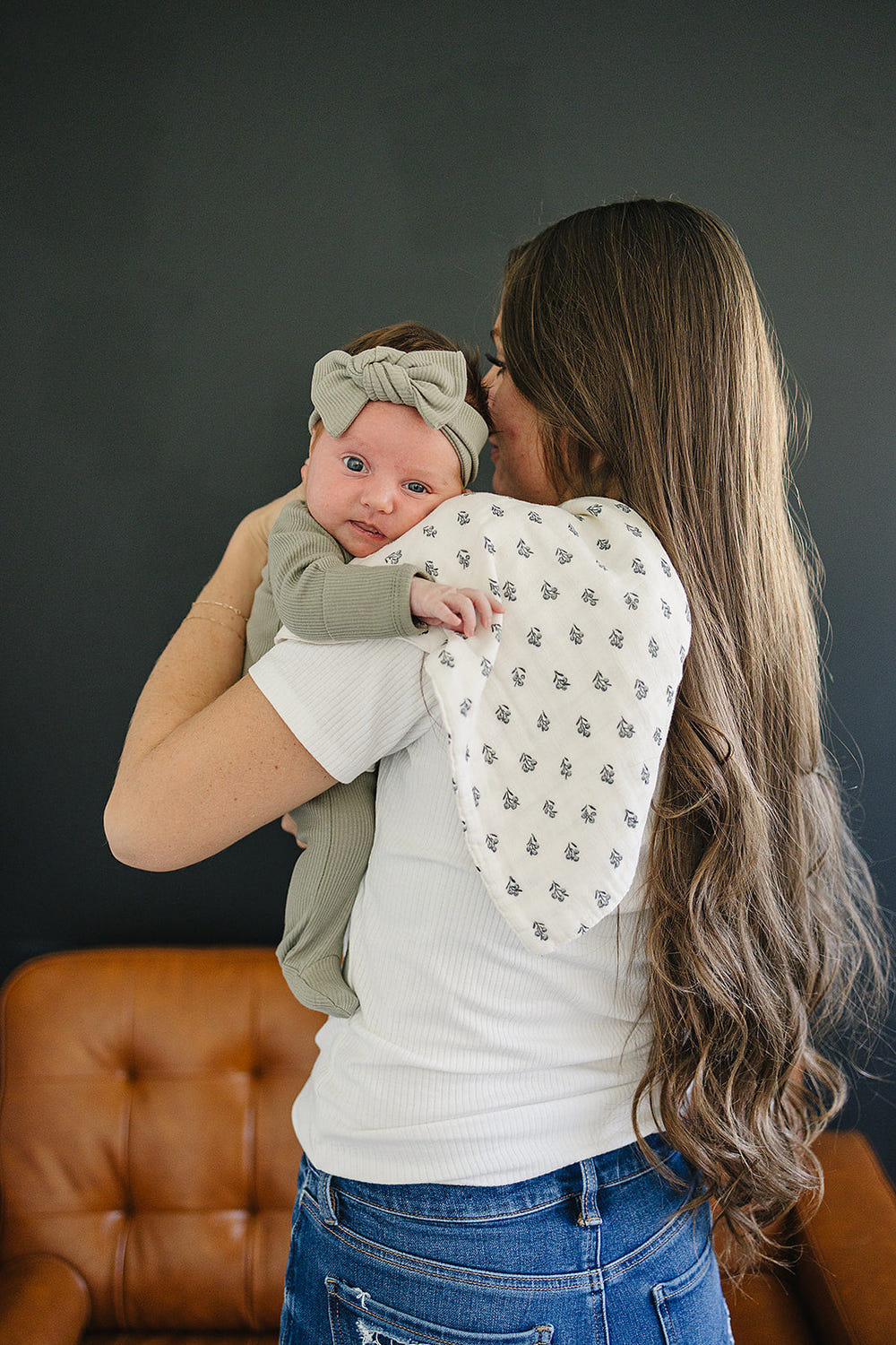Cream Berry Muslin Burp Cloth - MOOGCO Baby