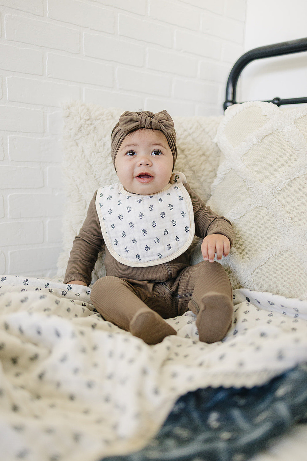 Cream Berry Classic Muslin Bib - MOOGCO Baby