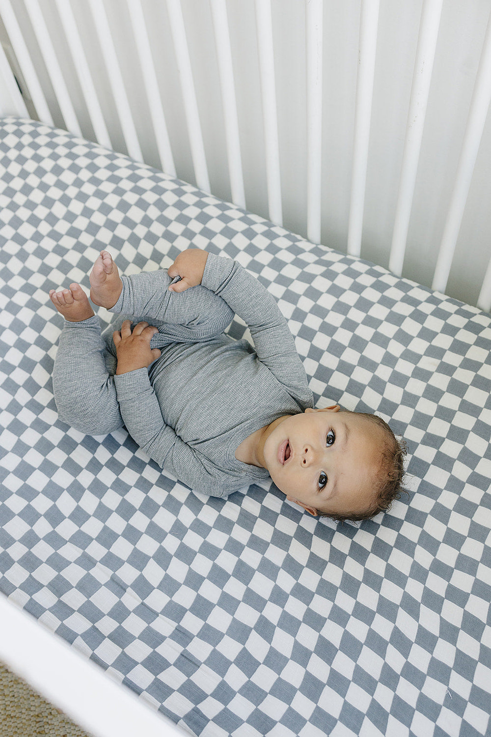 Dusty Blue Wavy Checkered Muslin Crib Sheet - MOOGCO Baby