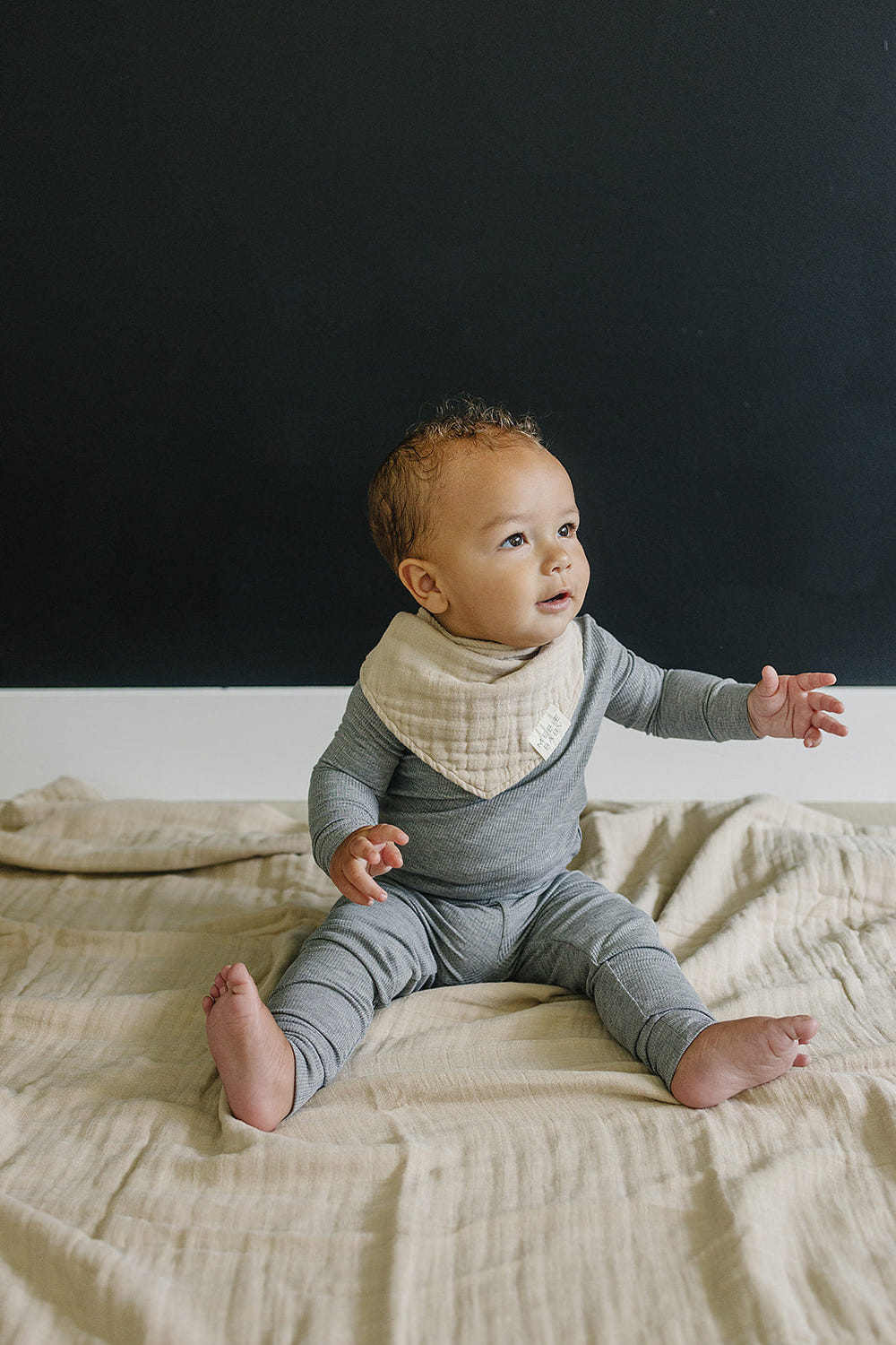 Oatmeal Muslin Bib - MOOGCO Baby