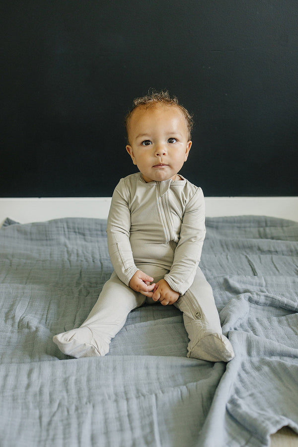 Oatmeal Bamboo Footed Zipper - MOOGCO Baby