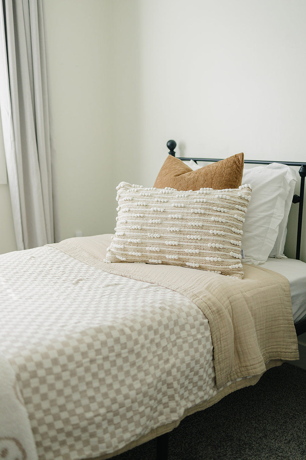 Taupe Checkered Twin Muslin Quilt - MOOGCO Baby