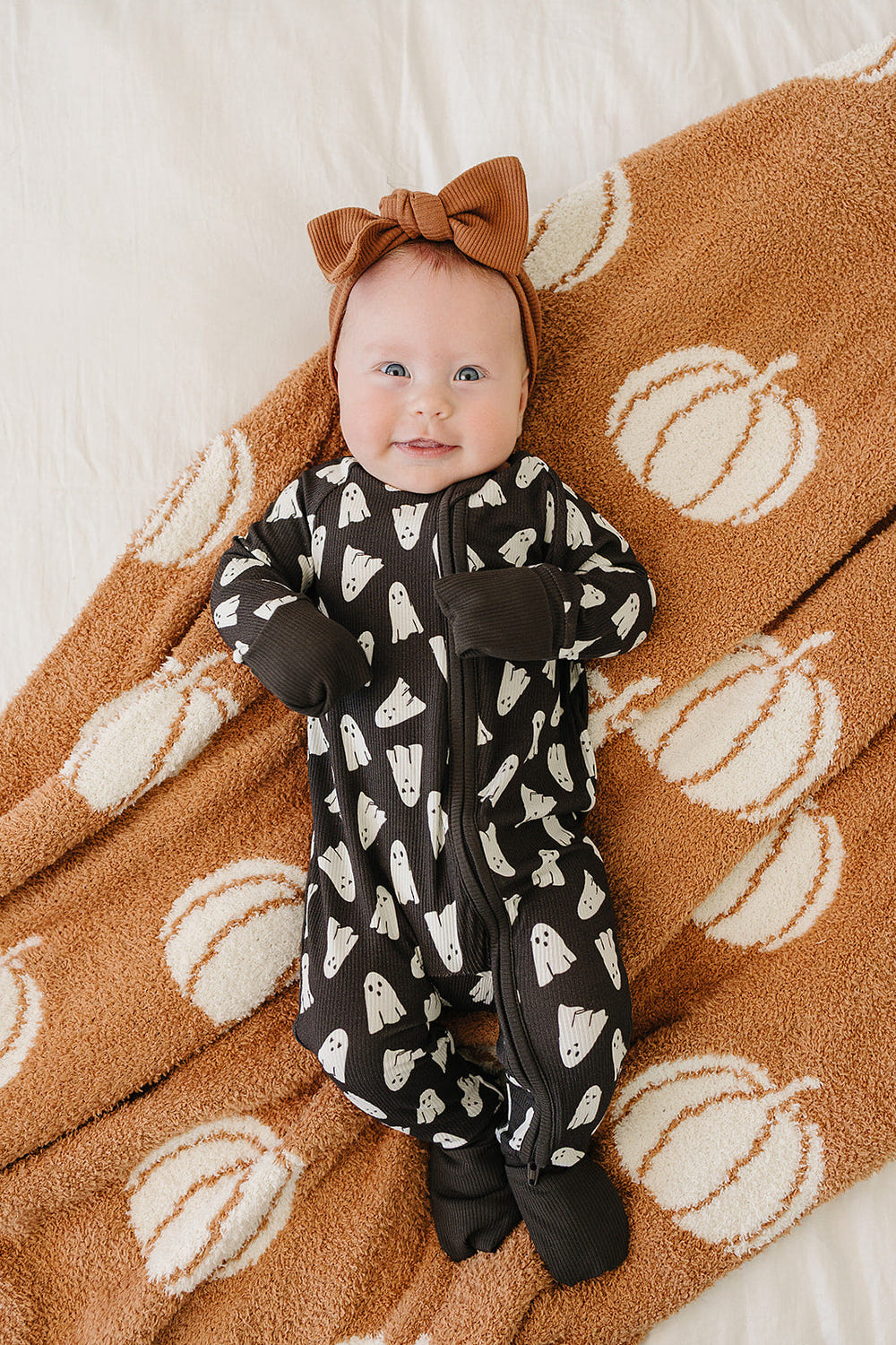 Spooky Bamboo Zipper: Adorable Halloween-themed baby accessory for seasonal wear. Perfect for little ones!