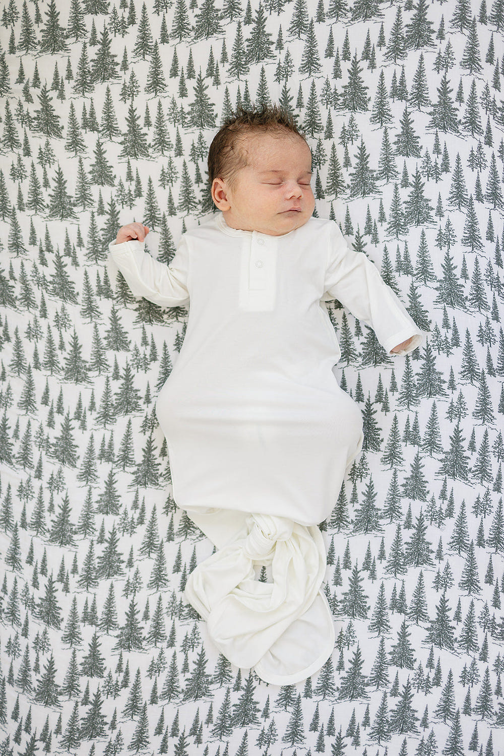 Forest Muslin Crib Sheet - Soft, breathable bedding for a cozy nursery. Perfect for your baby's crib.