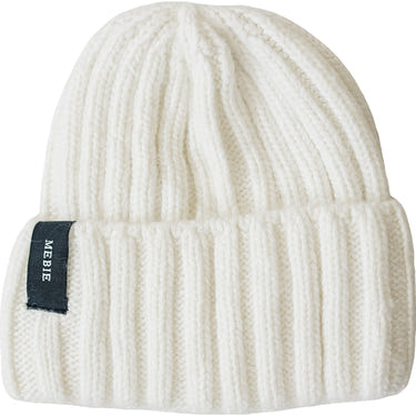 White chunky knit beanie for babies, perfect for warmth and style in chilly weather.
