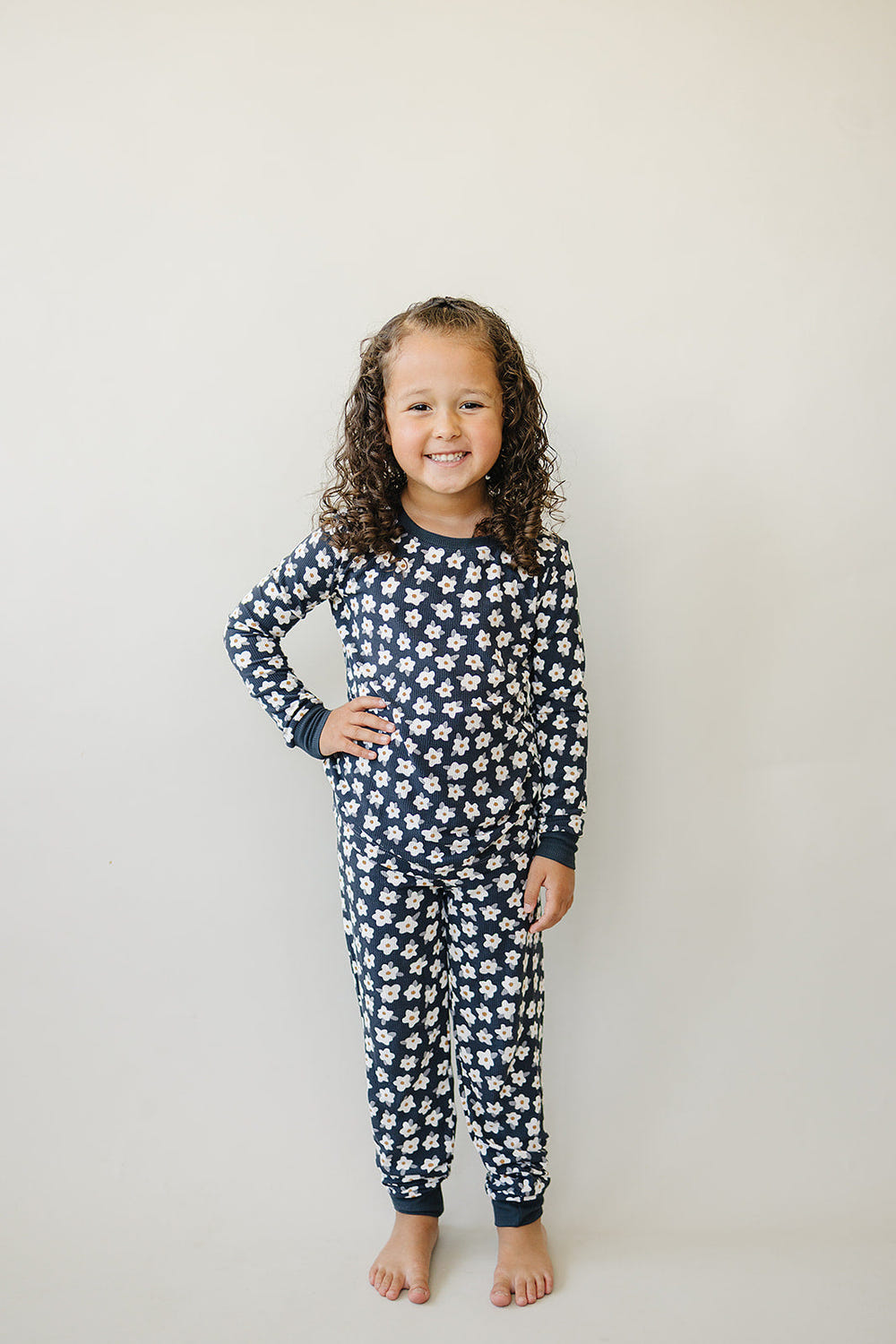 Navy Daisy Ribbed Bamboo Cozy Set for babies, perfect for bedding and sleep comfort.