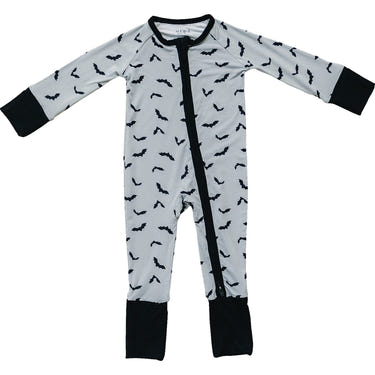 Bats Bamboo Zipper: Soft, eco-friendly zip pajamas for babies, featuring a playful bat design. Perfect for comfort and style.
