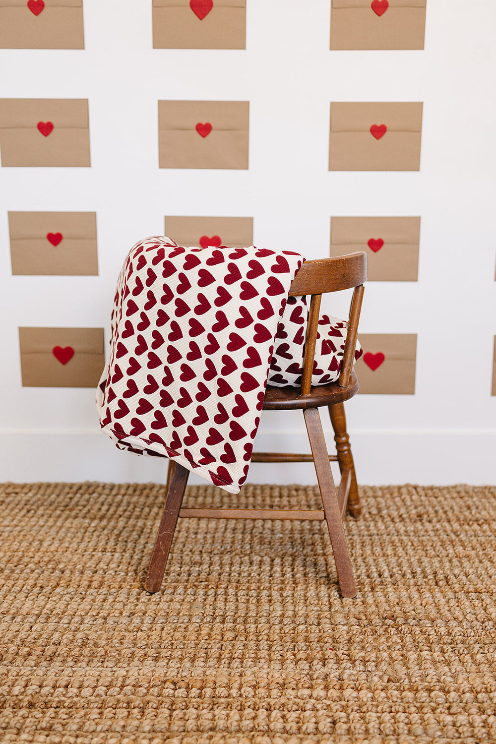 Hearts Bamboo Fleece Quilt for babies, soft and cozy bedding essential in a charming heart design.