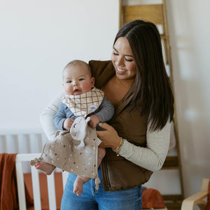 100% Muslin Alpaca Lovey for babies, soft and cuddly, perfect for comfort and security.